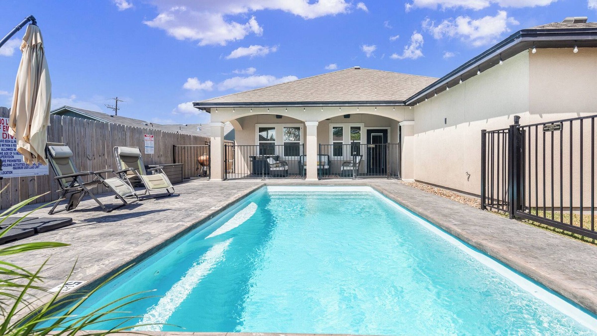 Bay Area Cabin | Centrally located Villa by the Bay with private pool.