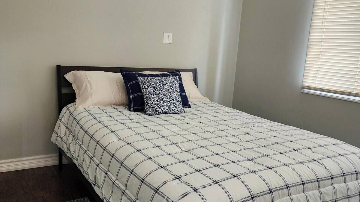 New Toronto House | Centrally located 10 minutes from downtown Toronto