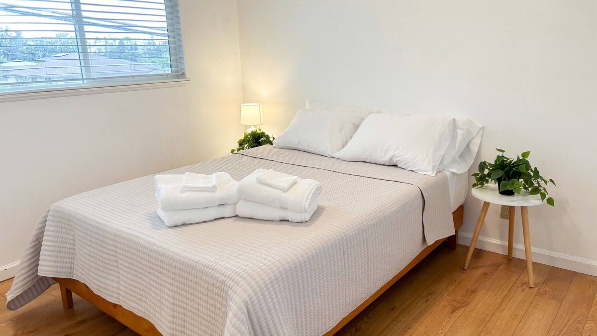 Wahiawa House | Centrally located | 15 minutes from North Shore | 30 Day Minimum