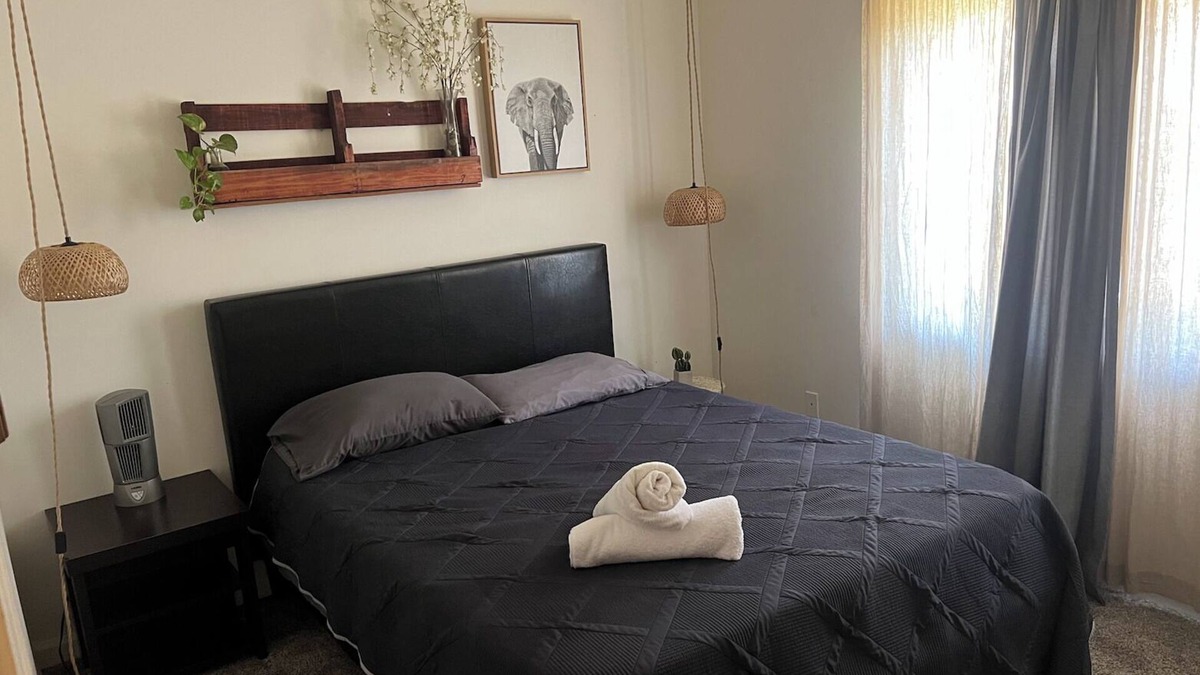 Riverside Apartment | Centrally Located 1BR&1BR Apartment Near UC Riverside, Grocery, & Nature Park.