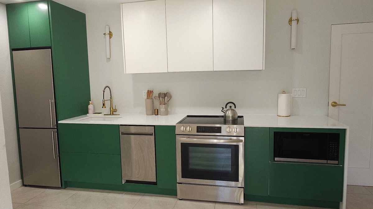Bahamas Terrace Apartment | Centrally located 2-bed unit w/washer/dryer, Wi-Fi, pool, and nearby dining.