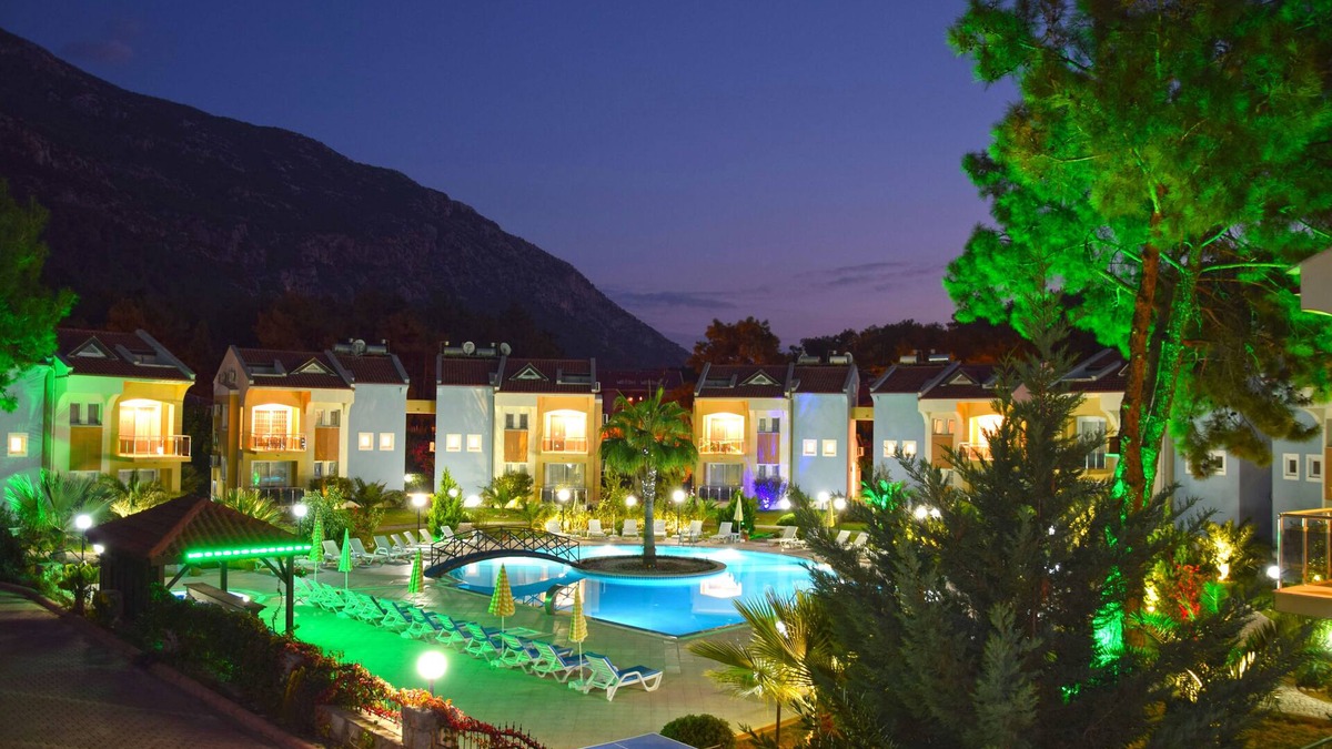 Hisaronu Apartment | Centrally located 2 bed 1 bath apartment in Hisaronu Center with FREE WIFI