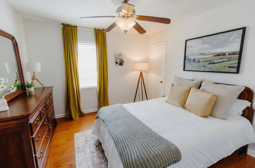 Midtown Apartment | Centrally Located 2BR Overton Square Unit 2 Fast WiFi Free Parking Yes Pets