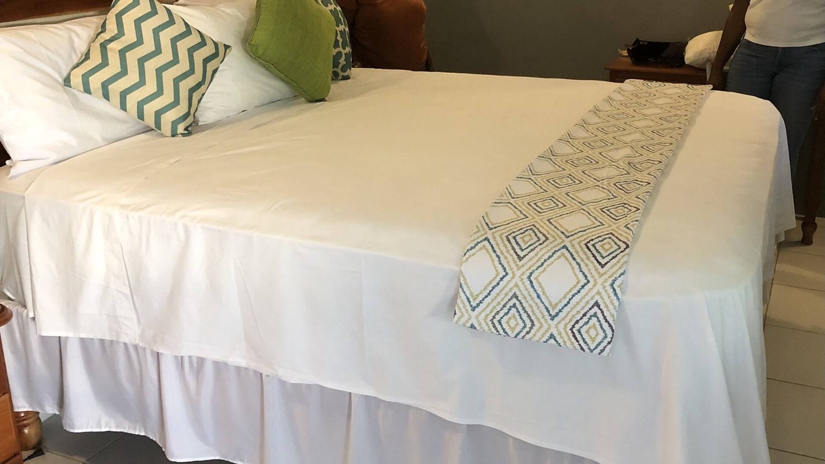 Montego Bay Hotel | Centrally located! 5 minutes from airport, steps from the beach