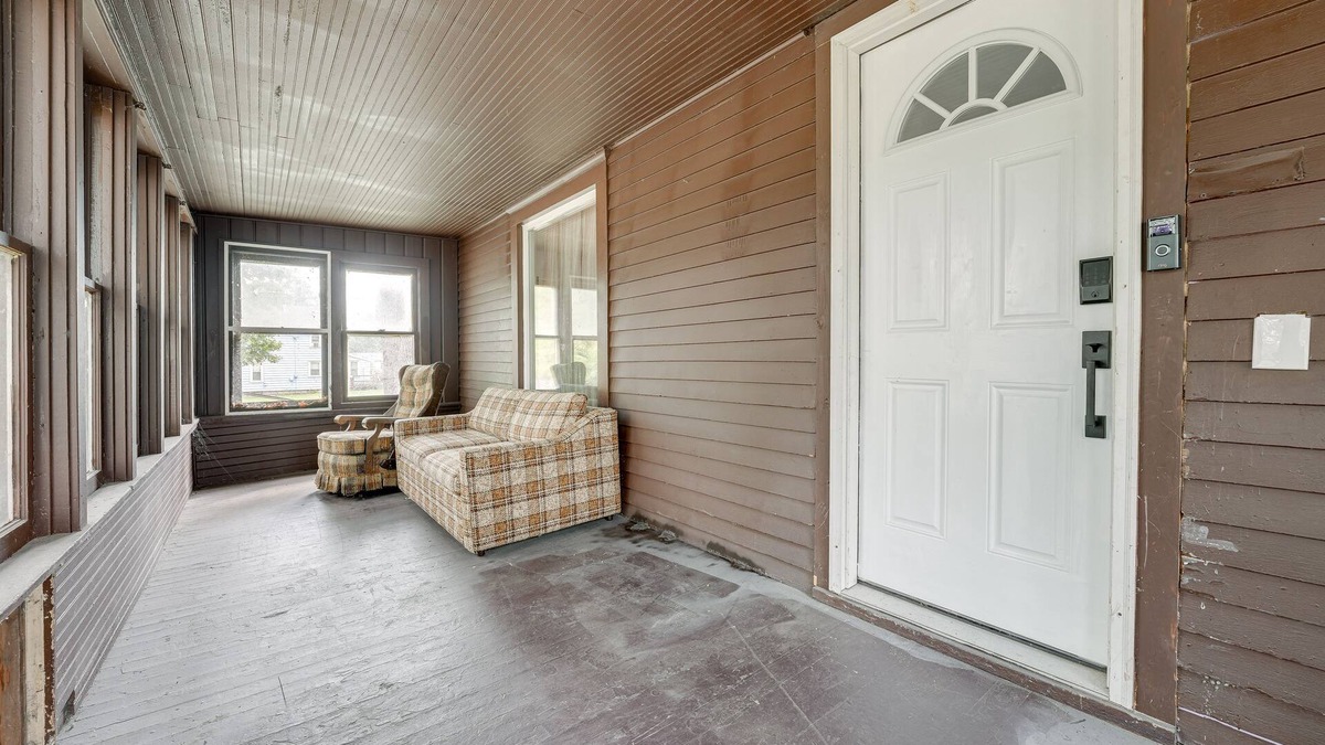 Albion House | Centrally Located Albion Home with Screened Porch!