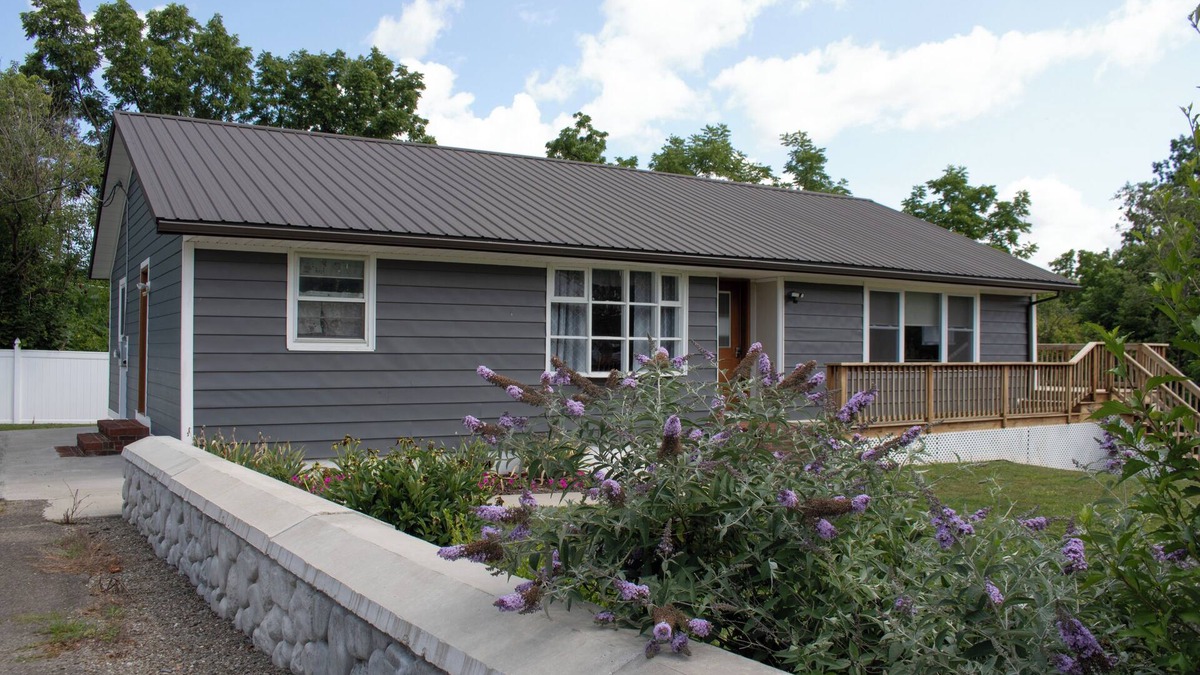 Rock Stream Cabin | Centrally Located Cottage Near Watkins Glen - FALLFEST