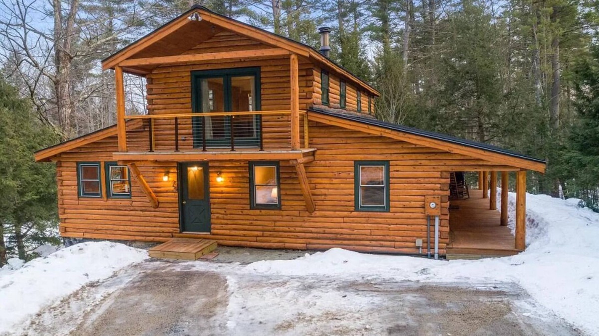 Newbury House | Centrally Located Custom Log House