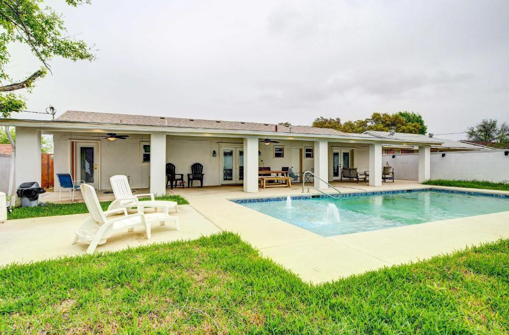 Eagle Pass House | Centrally Located Eagle Pass Home with Pool!