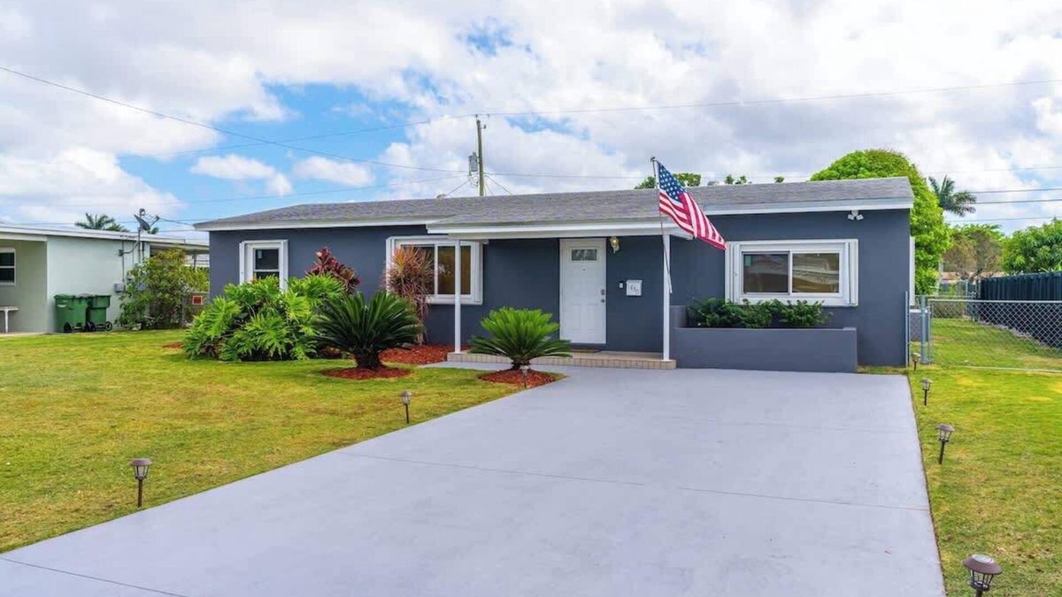 Homestead House | Centrally located Family-business Home