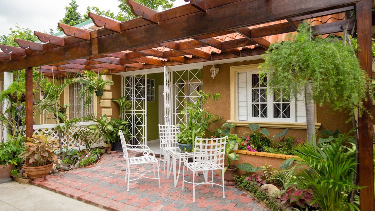 Molynes Gardens Apartment | Centrally Located Guest Apartments