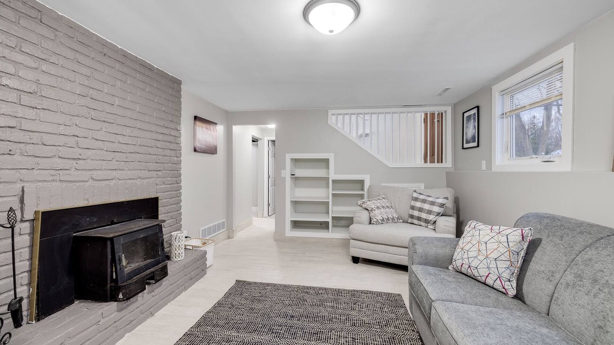 Minnetonka House | Centrally located home in Minnetonka with great outdoor space!