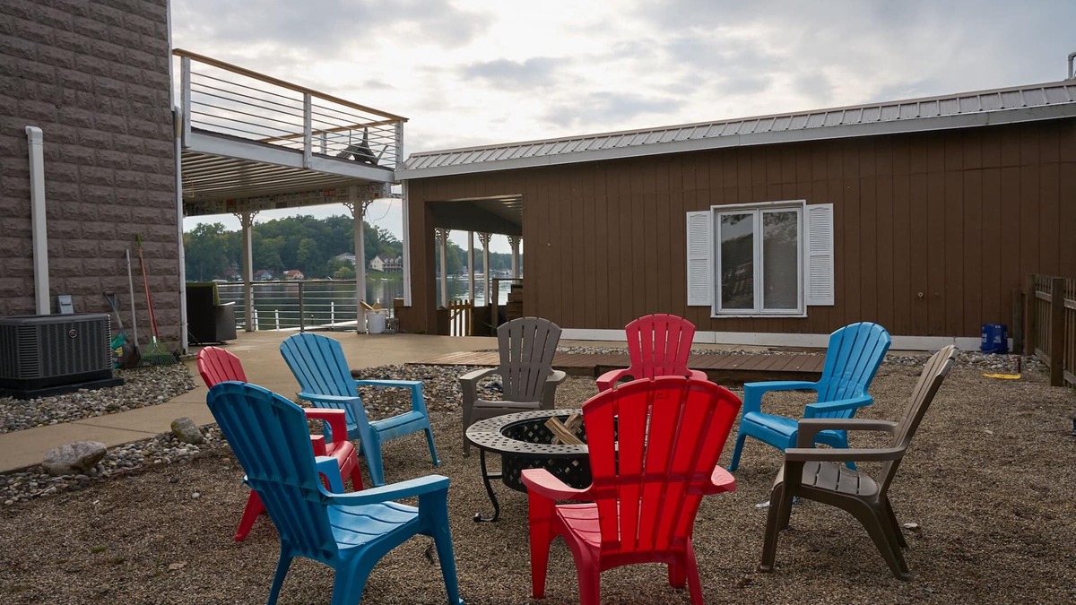 Sister Lakes House | Centrally Located in Heart of Sister Lakes, Michigan