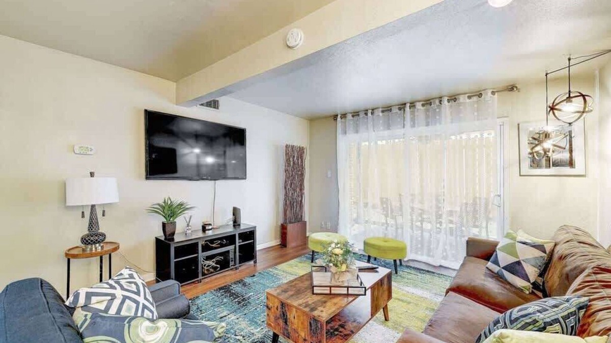 Tarrytown Condo | Centrally located in Historic Tarrytown
