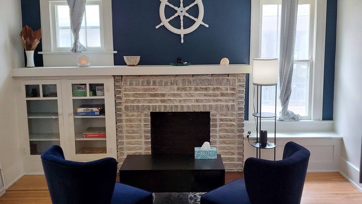 Wichita House | Centrally located in the heart of downtown. 5 min from Wesley & St Joe Hospitals