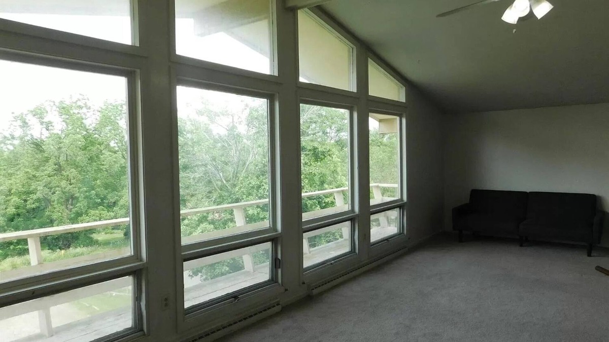 Ithaca House | Centrally Located Ithaca 3-bed w/Lake Views!