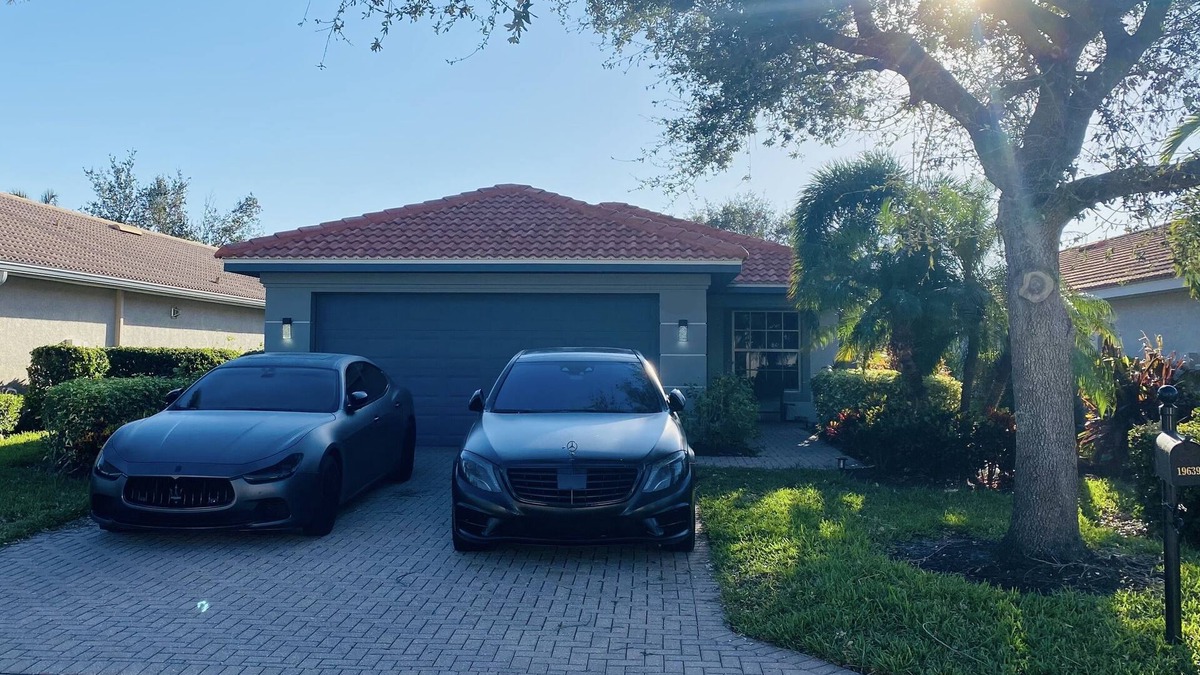 Cascades House | Centrally located Modern Lake-front House in the Heart of Estero