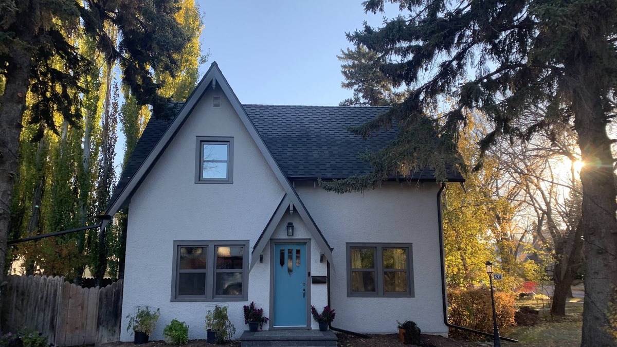 Saskatoon House | Centrally located near the UofS, RUH, JPCH & Synchrotron