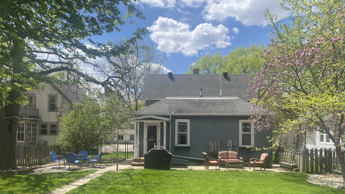New Ulm House | ⭐️ Centrally located near shops, MLC and Turner ⭐️