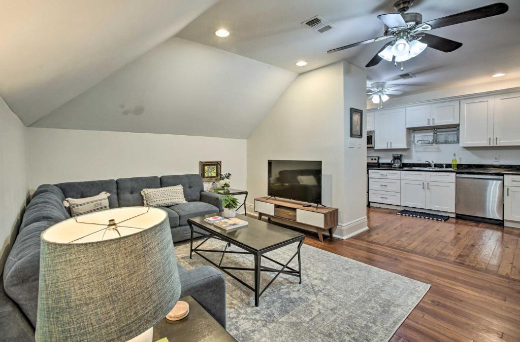 Milan Apartment | Centrally Located New Orleans Condo with Yard!