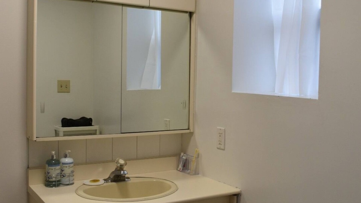 Yonge and Lawrence Apartment | Centrally located, one bedroom, 3rd floor walkup. Ideal for business traveler