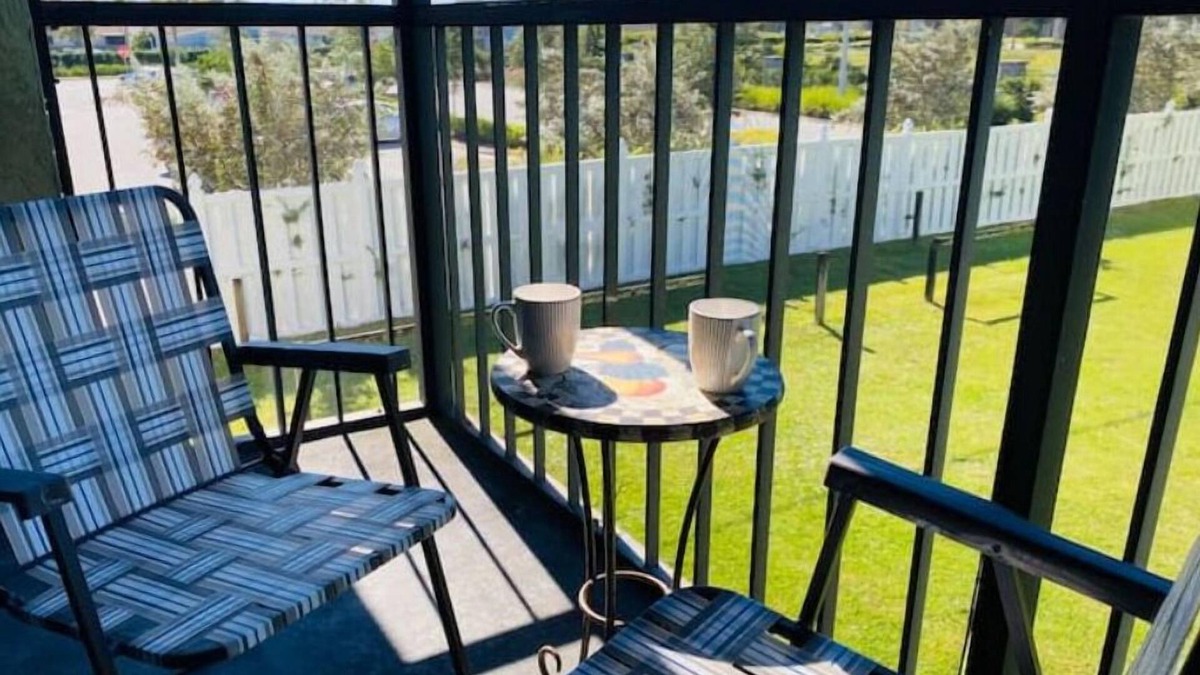 Cocoa Condo | Centrally located quiet cozy 2nd floor condo unit