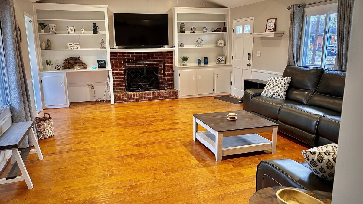 Avondale Melbourne Heights House | Centrally located retreat in Louisville! New hottub! Driveway and garage parking