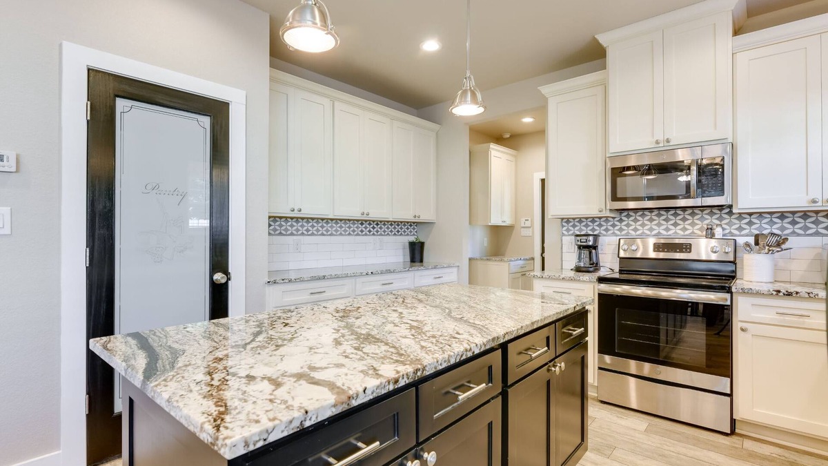 Eastside Promise Neighborhood Cottage | Centrally Located Stunning 3BR 2BA Near Downtown