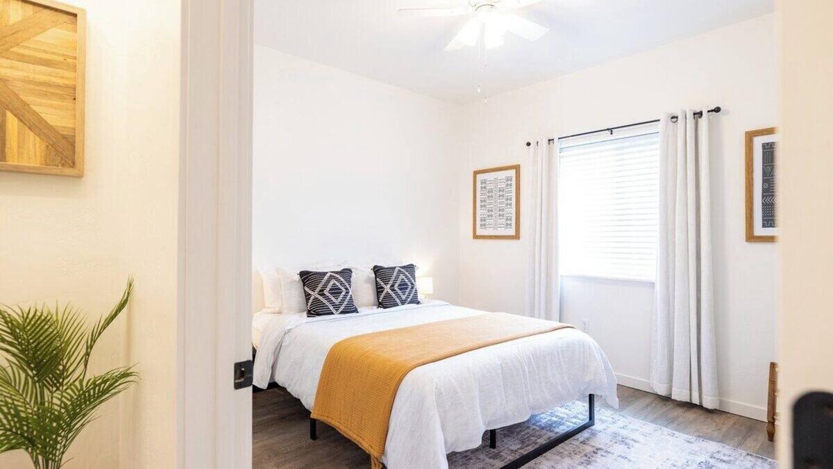 Evergreen House | Centrally-located two bedroom, two bathroom townhome with washer and dryer in a quiet neighborhood