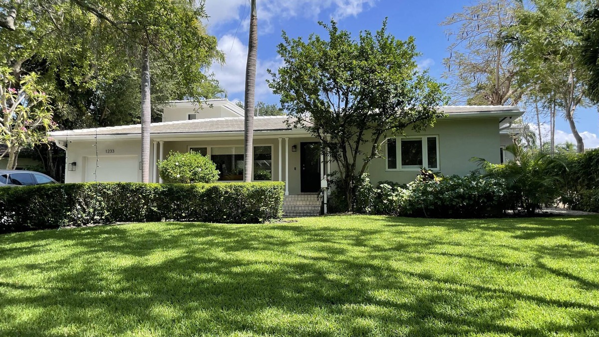 Coral Gables House | Centrally located, beautiful Coral Gables family home!