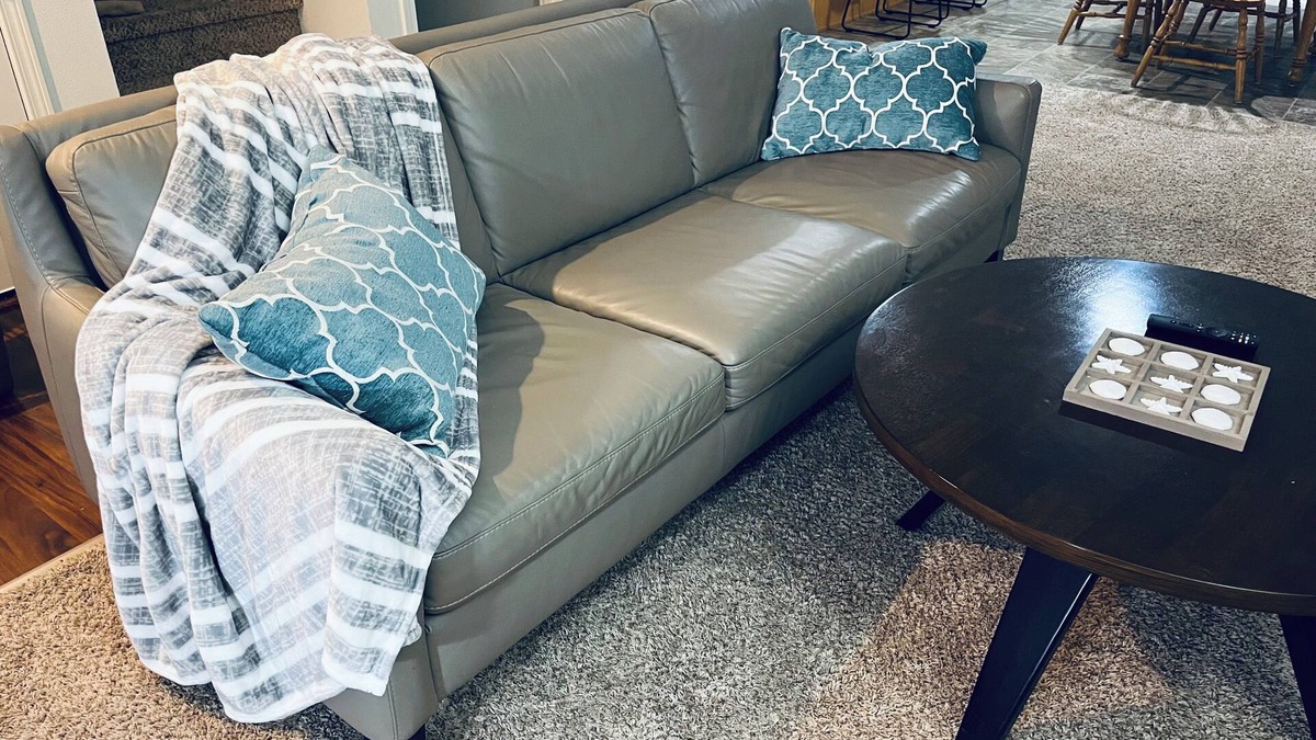 Port Orchard House | Centrally located, chic, & simple near downtown