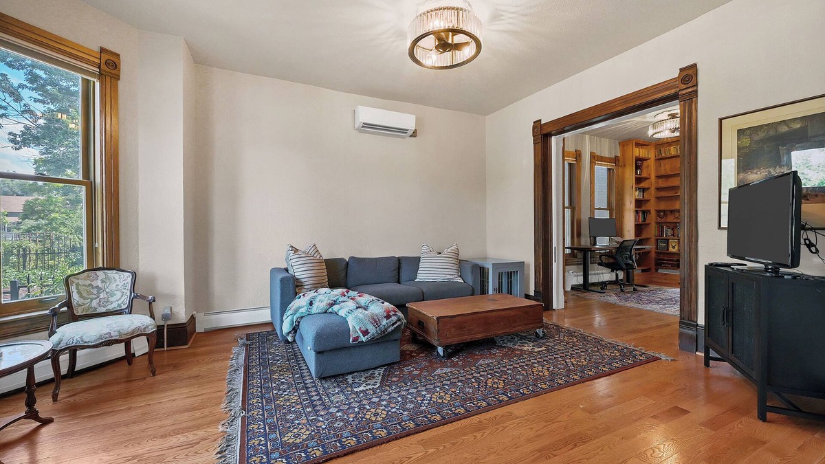 Lincoln Park House | Centrally Located Victorian Home Near Downtown