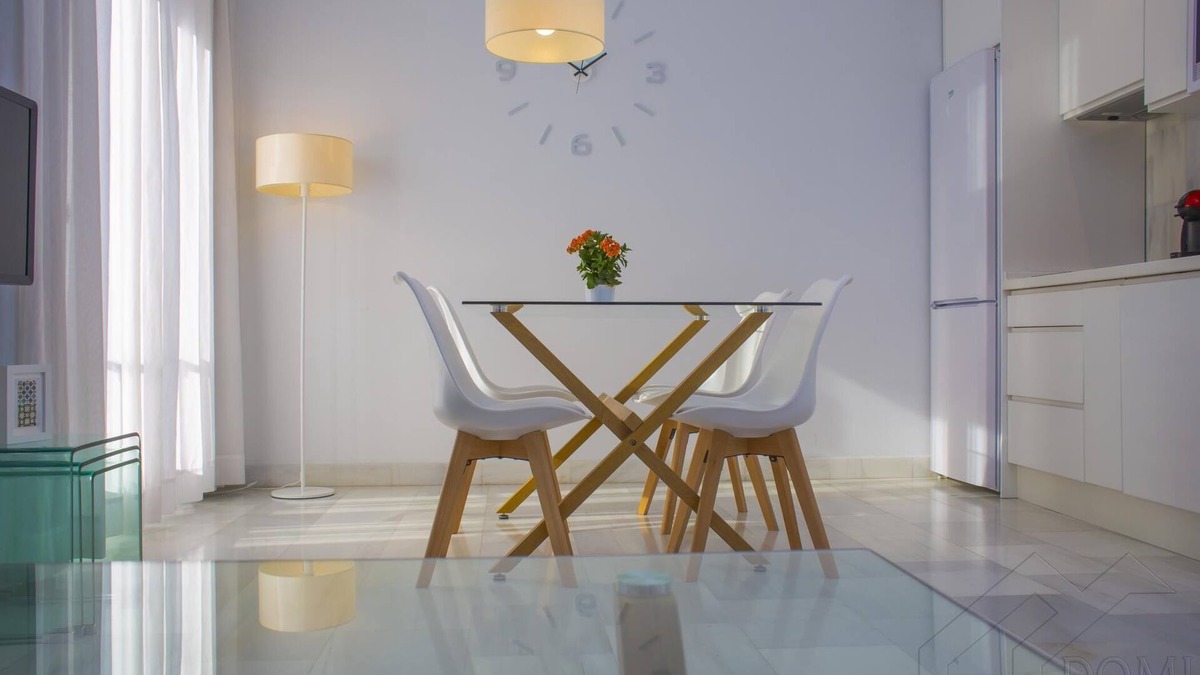 Centro - Sagrario Apartment | Centrally located, with free parking. Modern and spacious apartment.