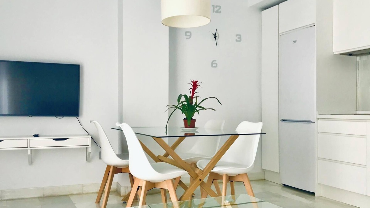 Centro - Sagrario Apartment | Centrally located, with free parking. Modern and spacious apartment.