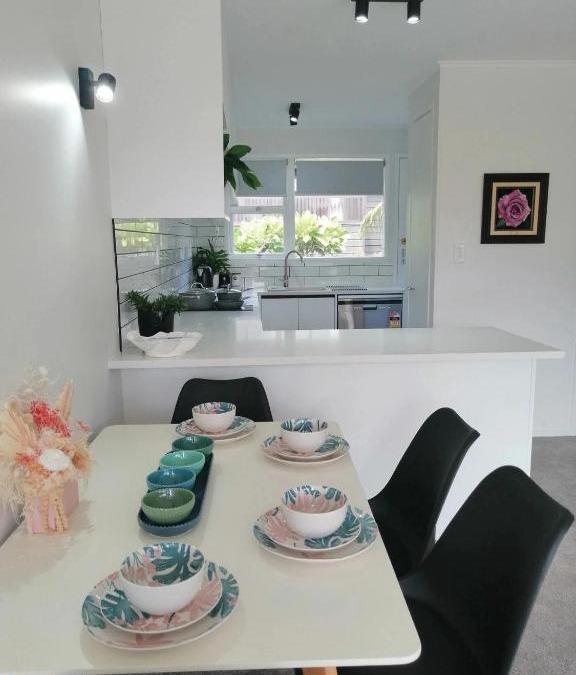 Takapuna Apartment | Centre Takapuna 2 Beds & Garage & Netflix