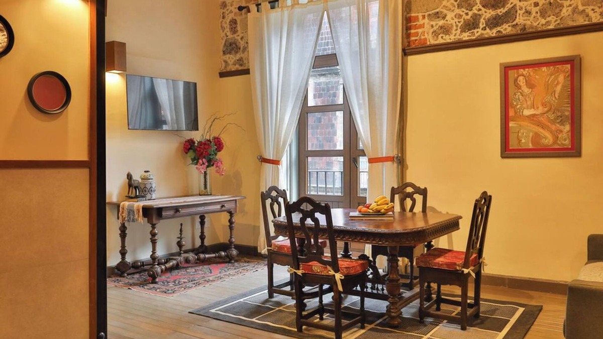 Downtown Mexico City Apartment | Centric 2-bedroom apartment with balconies in Ciudad de México