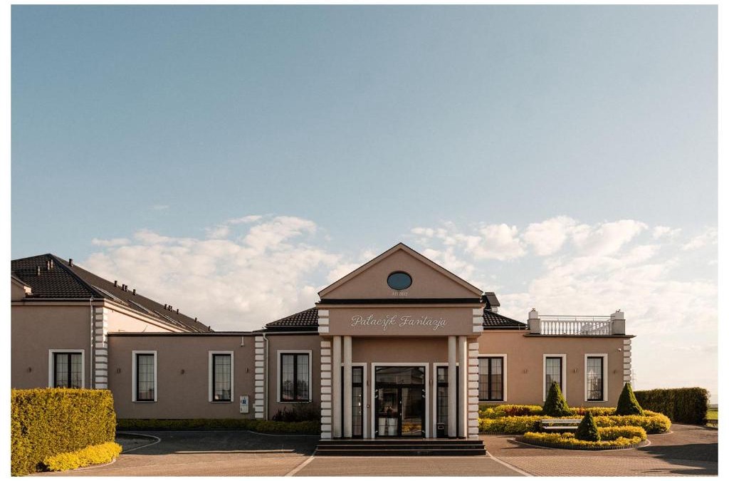 Łukow Hotel | Centrum Eventowo- Konferencyjne Pałacyk Fantazja