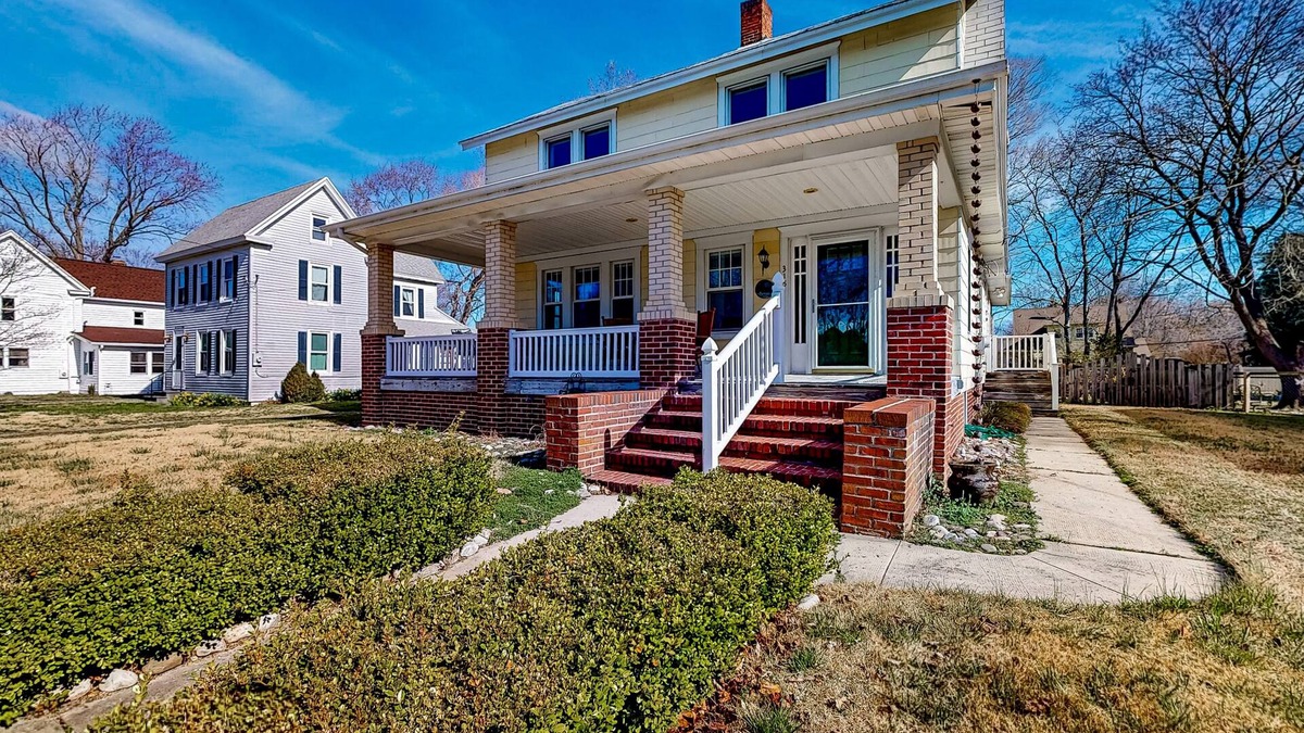 Hebron House | Century-old home with fenced yard, great front porch & small-town charm