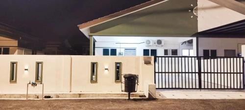 Bandar Seri Iskandar House | Ceq Atiah Homestay