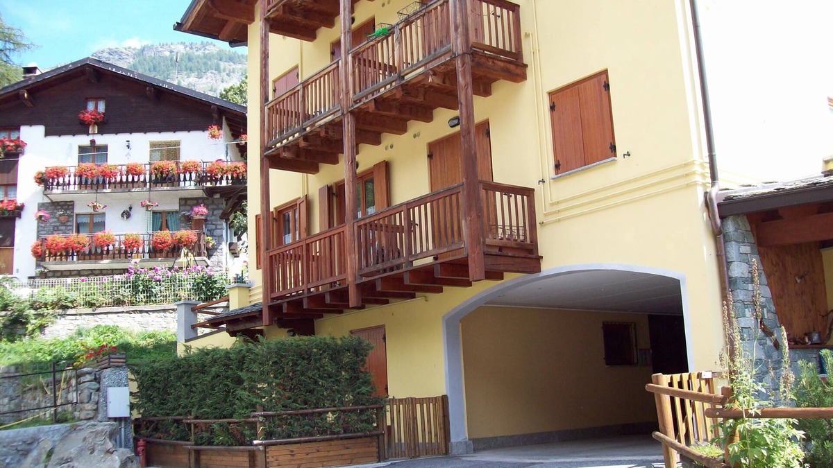 Paquier Apartment | CERVINIA-VALTOURNENCHE Apartment Directly on the slopes from SCI