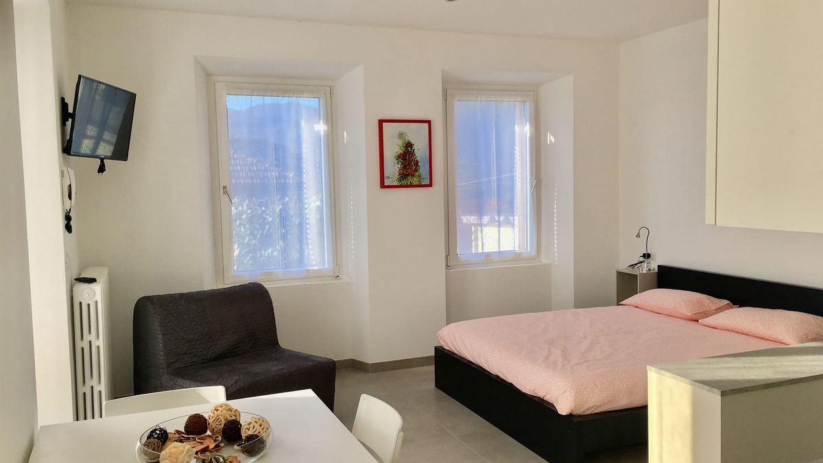 Pettenasco Apartment | Cesira house with large garden on Lake Orta