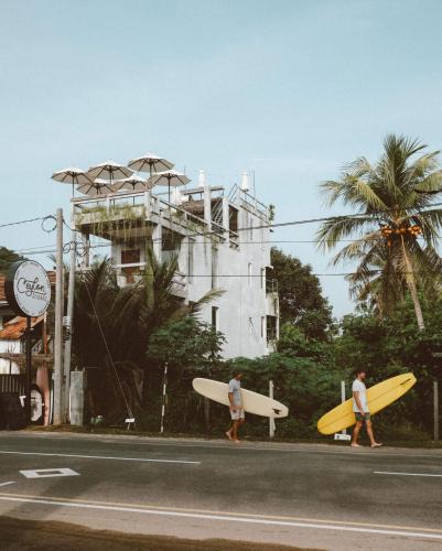 Weligama Hotel | Ceylon Sliders