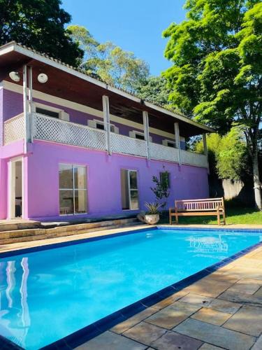 Embu das Artes House | Chácara Aconchegante com Piscina e Salão de Festas