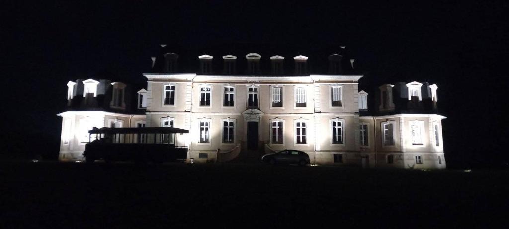 Chazemais House | Château de la Bouchatte chambre les Roses