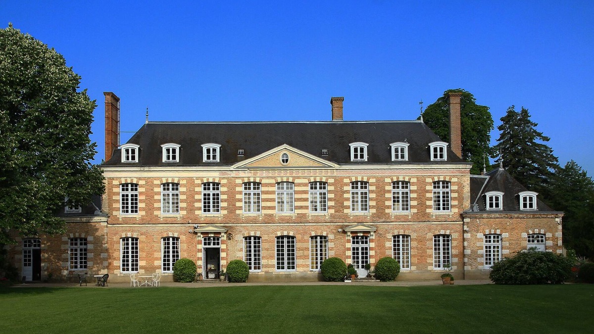 Villeny House | Château de la Giraudière