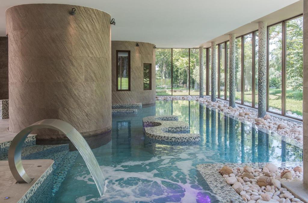 Uchaux Hotel | Château De Massillan