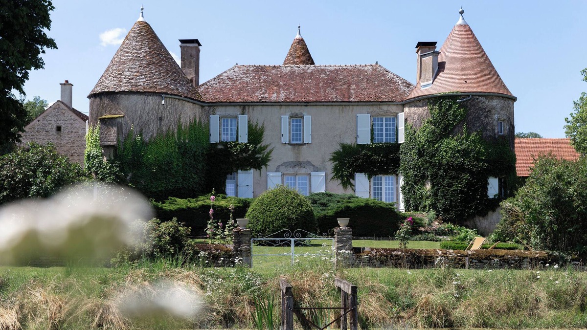 Fontangy Other | Château de Montagnerot with swimming pool