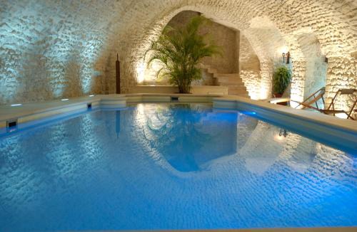 Vault-de-Lugny Hotel | Château de Vault de Lugny