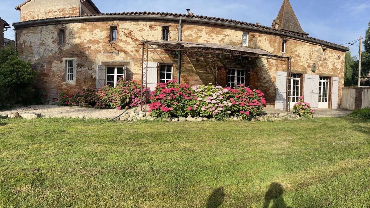 Beaumont-sur-Leze House | Château de Vignolles - BEAUMONT SUR LEZE