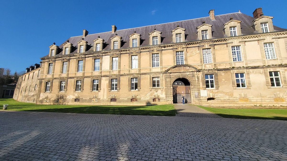 Sedan Other | Château des Princes " Fleur de Lys "
