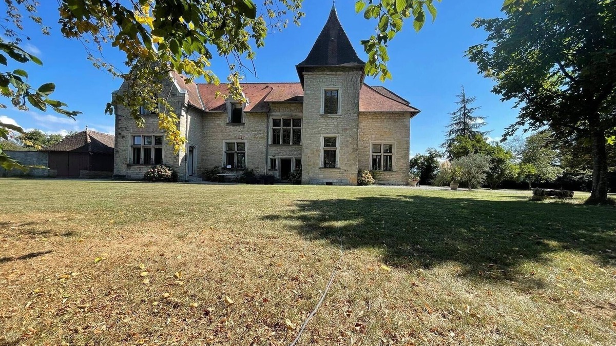 Saint-Clair-de-la-Tour House | Château du Mouillat